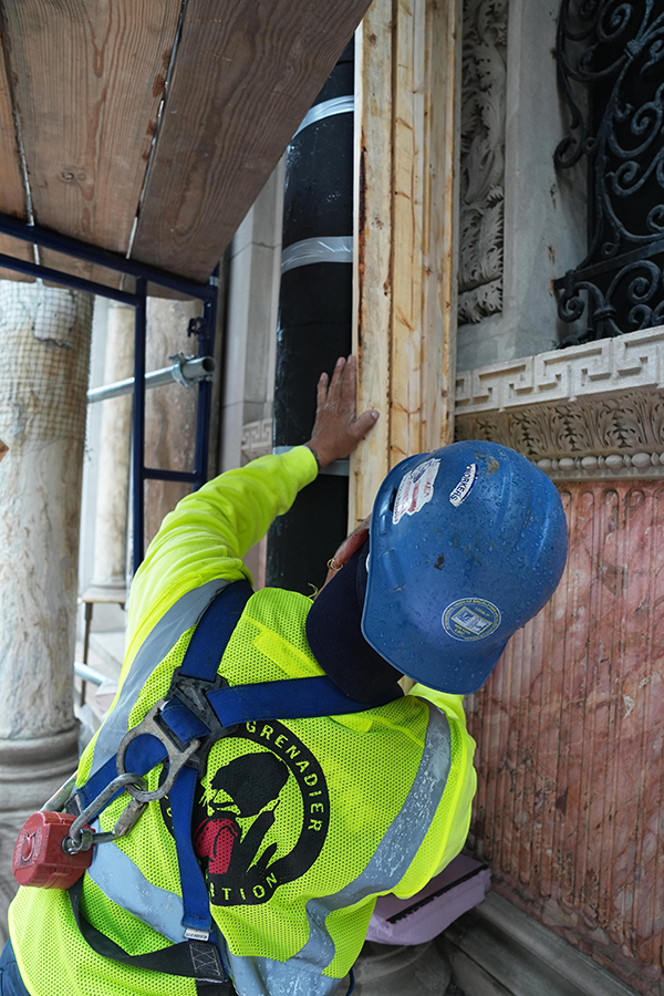 InstallingSlats600x900